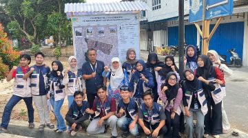 Kelompok KKN UIN RIL 103 Laksanakan Pembuatan dan Pemasangan Peta Kelurahan Beringin Raya